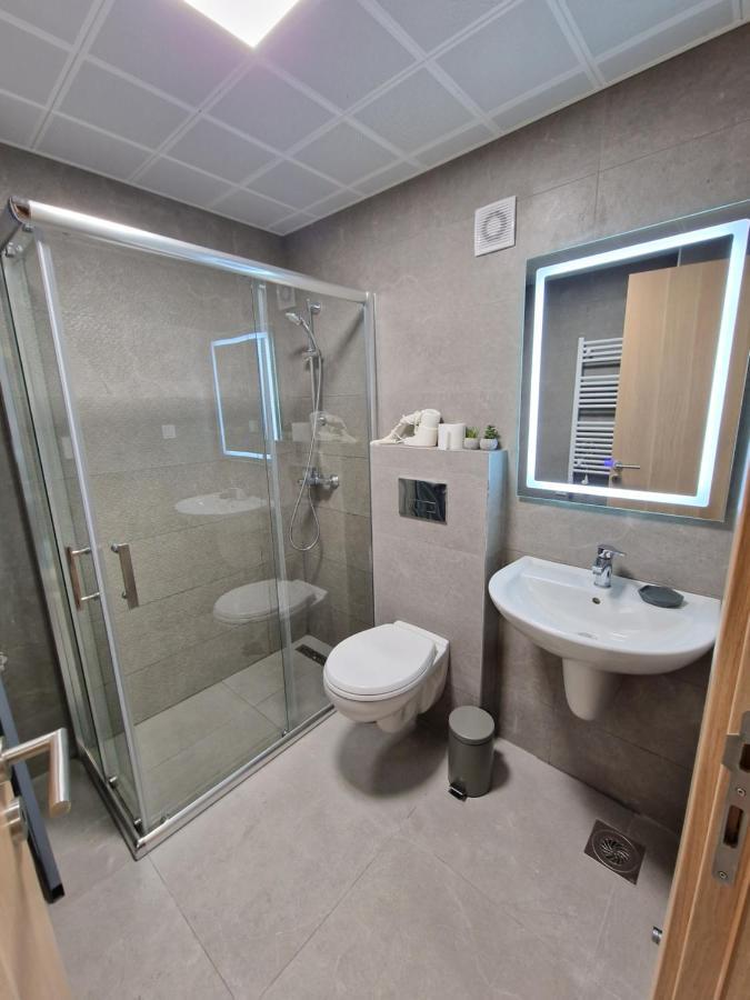 Petkov5Ki.Luxuryapartments Skopje Esterno foto